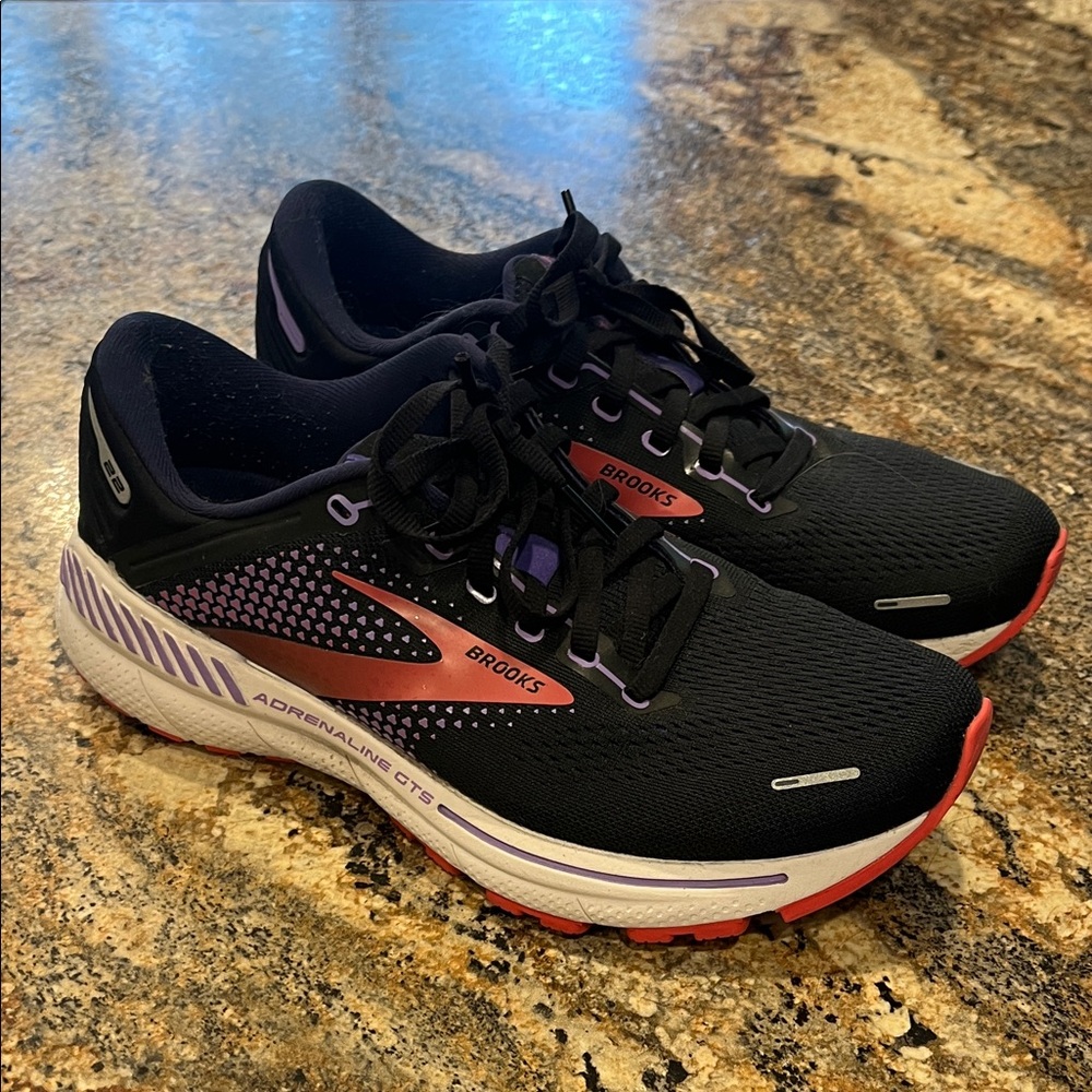Brooks Adrenaline GTS black and Purple Running Shoes.
